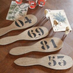 z54 数字入り木のプレート