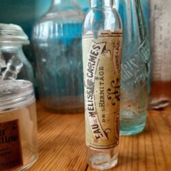 z101 レモンバームのガラスびん