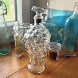 c72 ワインのカラフ ぶどう