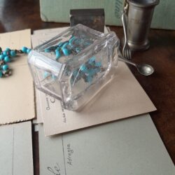 z98 長方形のガラスの入れもの