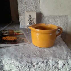 c76 陶器の取っ手つきジャグ