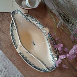 c78 草花虫モチーフのソース皿