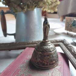 z131 呼び鈴　金色