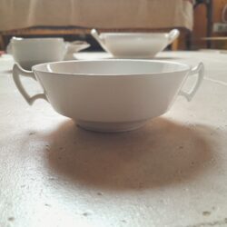 c91 両取っ手のカップ