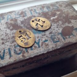 z197 真鍮のタグ　