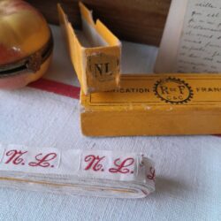 m51 イニシアルリボン　NL